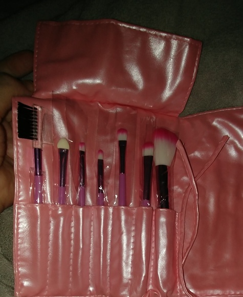 Unbranded Other - NIB MAKEUP BRUSH SET IN SATIN CASE